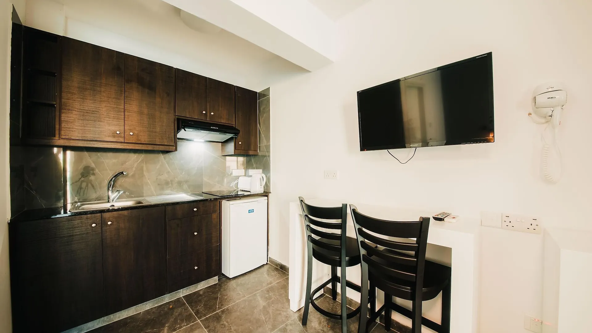 *** Ξενοδοχείο με διαμερίσματα A Maos Hotel Apartments Αγία Νάπα Κύπρος