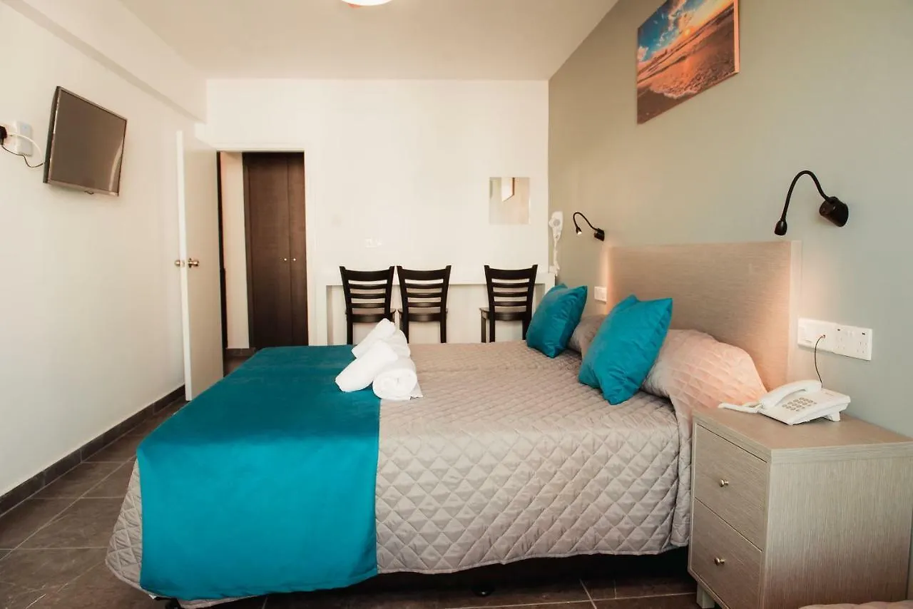 A Maos Hotel Apartments Ajia Napa 3*,  Cypr