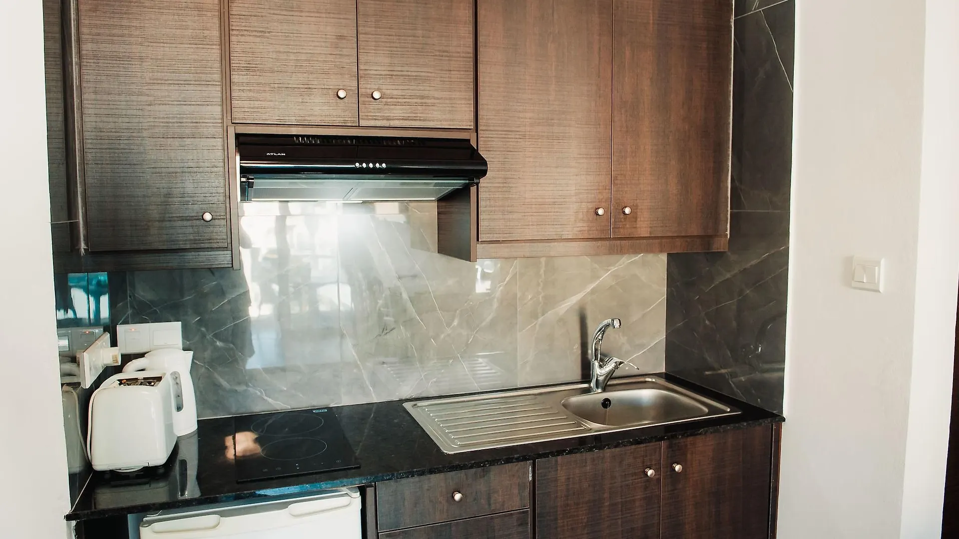 איה נאפה A Maos Hotel Apartments איה נאפה