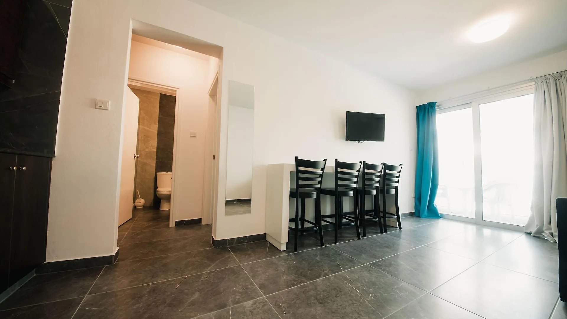 מלון דירות איה נאפה A Maos Hotel Apartments