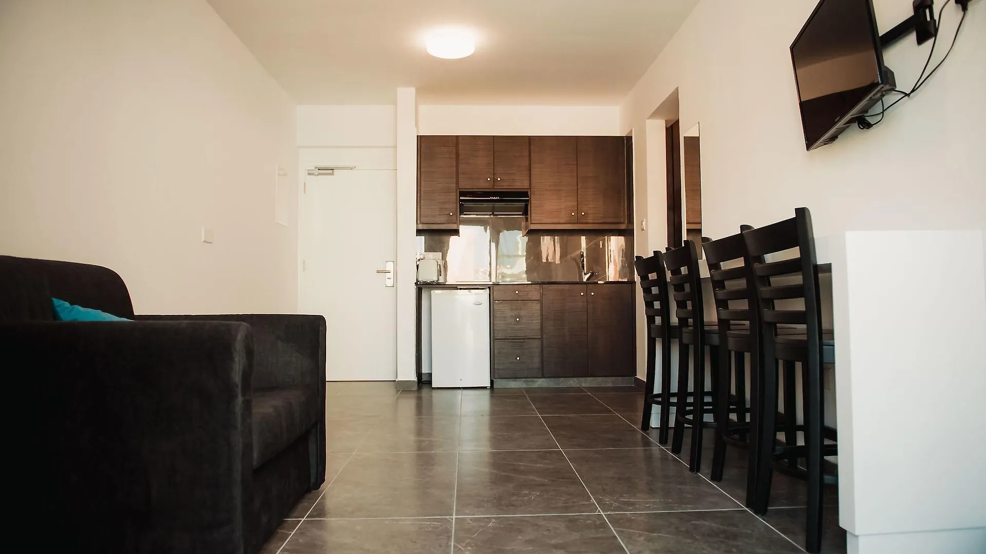 מלון דירות איה נאפה A Maos Hotel Apartments