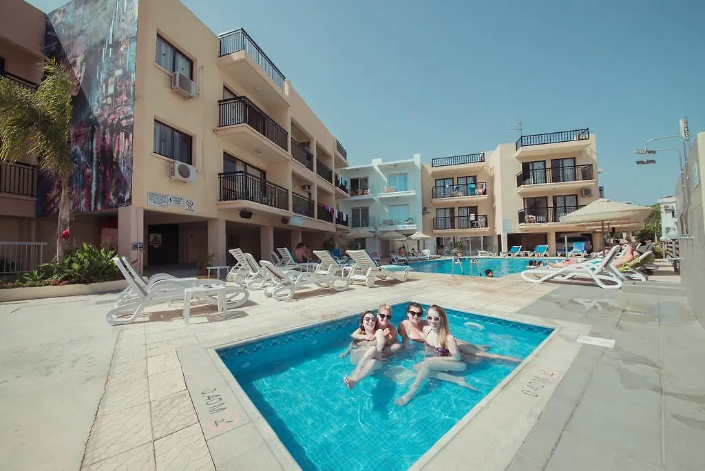 מלון דירות איה נאפה A Maos Hotel Apartments