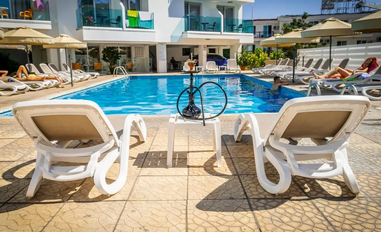 איה נאפה A Maos Hotel Apartments מלון דירות